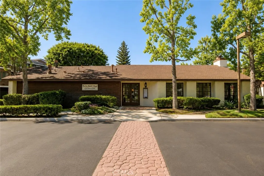 13110 Creek View 202, Garden Grove, California 92844 — photo 4