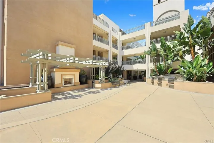 68 E Bay State Street 3g, Alhambra, California 91801