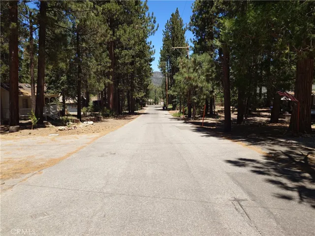 Street Scene Facing Towards Big Bear Blvd