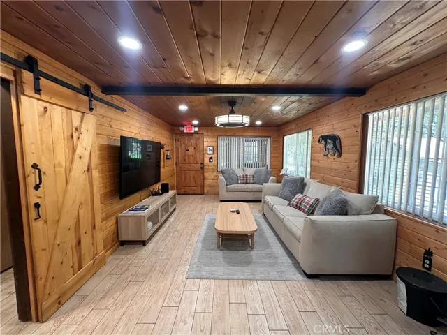 Living Room Facing Front Door Alternate