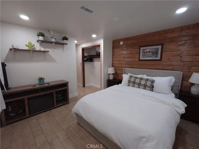 Bedroom 1: Closet