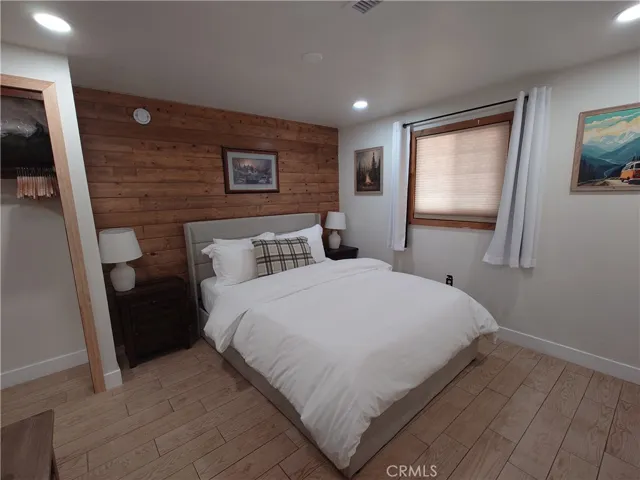 Bedroom 1: Alternate
