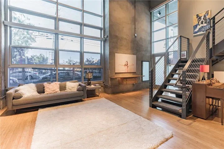 510 103 S Hewitt, Los Angeles, California 90013