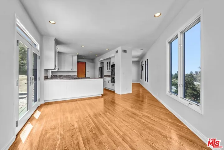 6852 Woody Trail, Los Angeles, California 90068