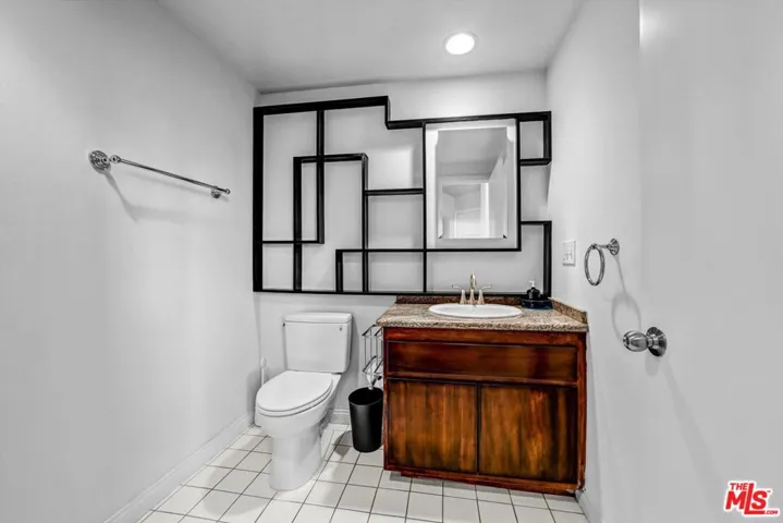 6852 Woody Trail, Los Angeles, California 90068