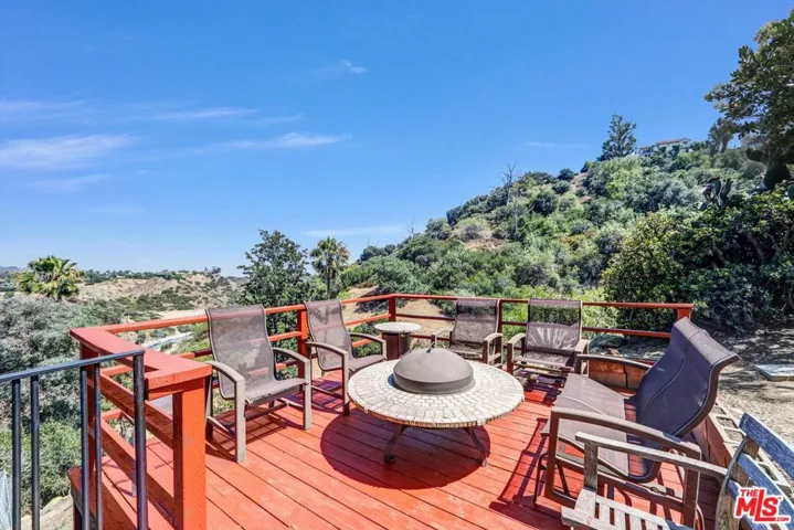 6852 Woody Trail, Los Angeles, California 90068