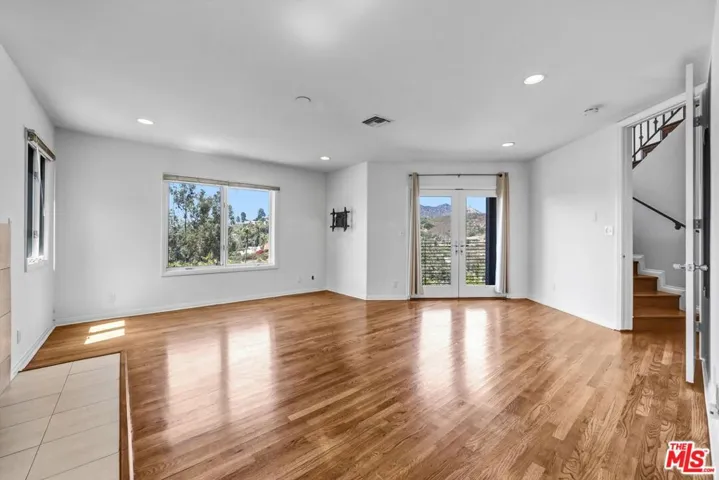 6852 Woody Trail, Los Angeles, California 90068