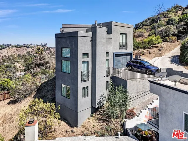 6852 Woody Trail, Los Angeles, California 90068