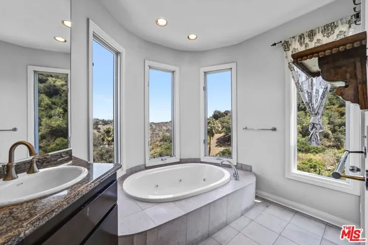 6852 Woody Trail, Los Angeles, California 90068