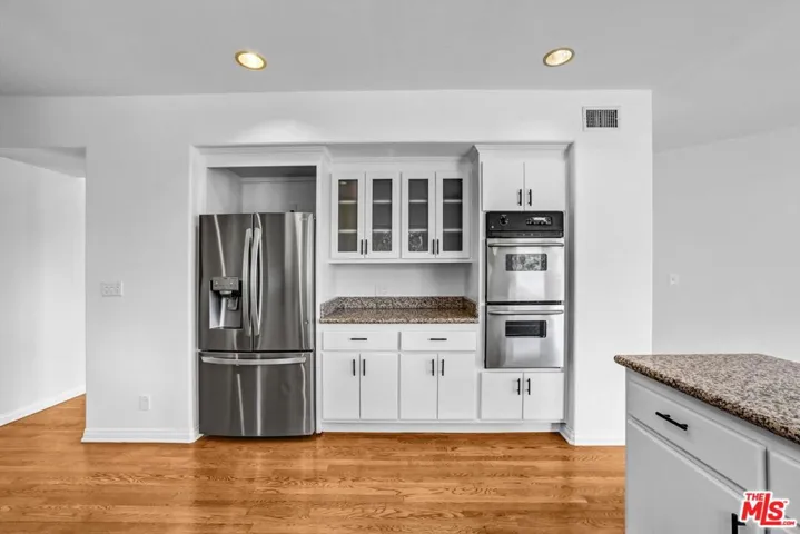 6852 Woody Trail, Los Angeles, California 90068