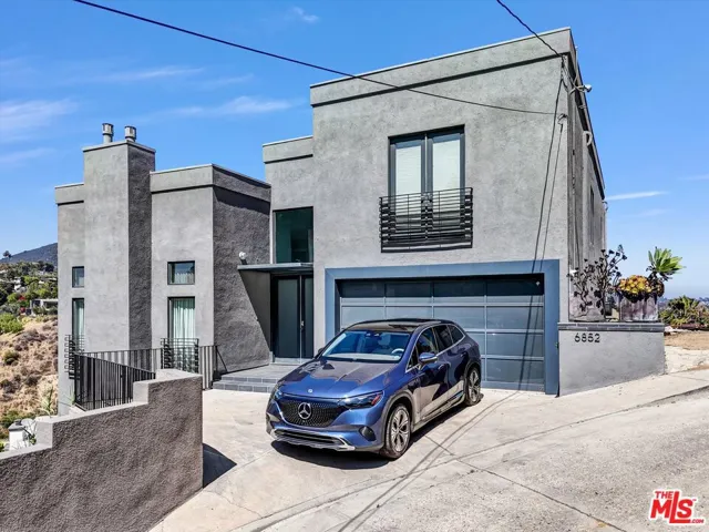 6852 Woody Trail, Los Angeles, California 90068