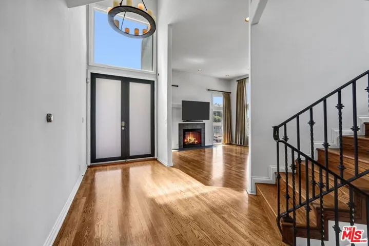 6852 Woody Trail, Los Angeles, California 90068