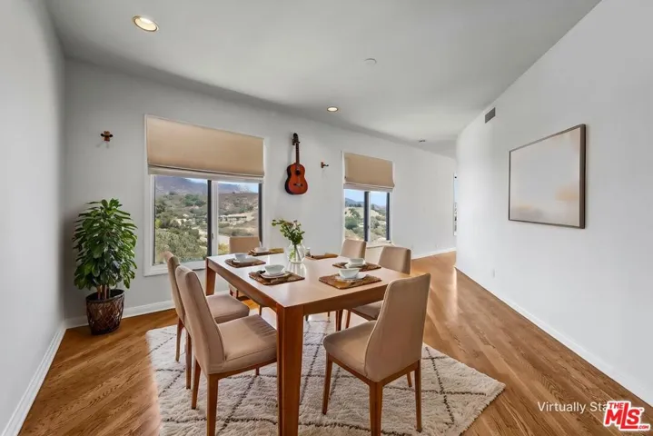 6852 Woody Trail, Los Angeles, California 90068