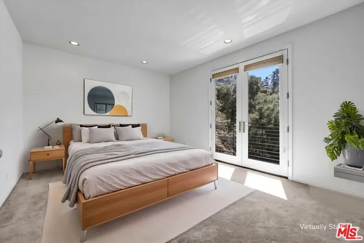 6852 Woody Trail, Los Angeles, California 90068