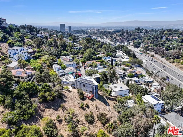 6852 Woody Trail, Los Angeles, California 90068