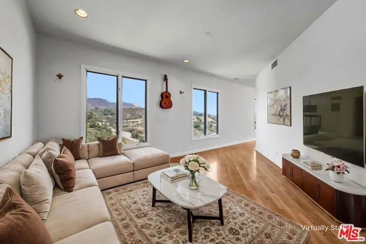 6852 Woody Trail, Los Angeles, California 90068