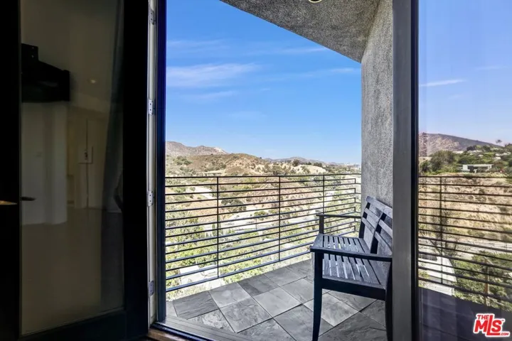 6852 Woody Trail, Los Angeles, California 90068