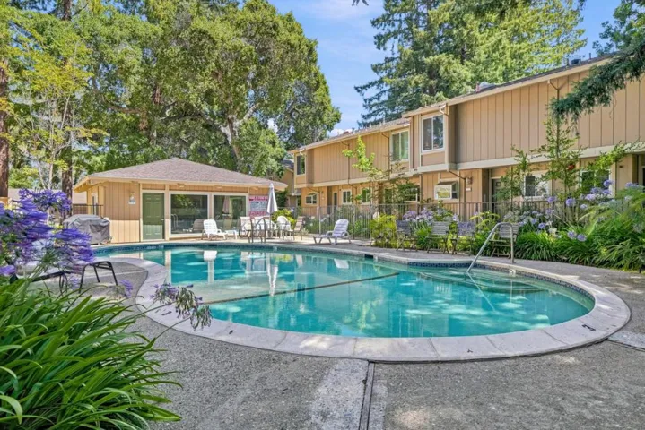 201 Flynn Avenue 16, Mountain View, California 94043