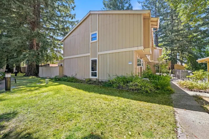 201 Flynn Avenue 16, Mountain View, California 94043