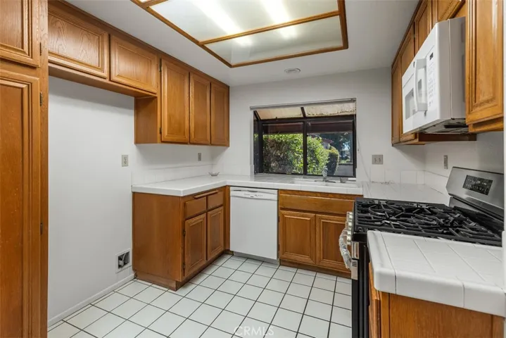 1664 Via Estrella, Pomona, California 91768