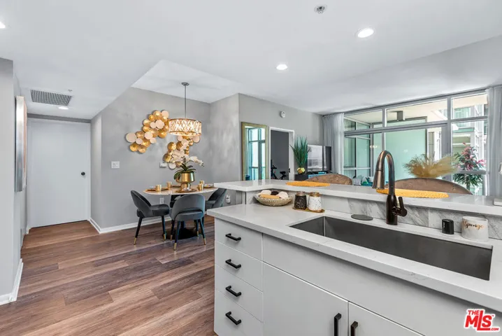 13700 Marina Pointe Drive 627, Marina Del Rey, California 90292
