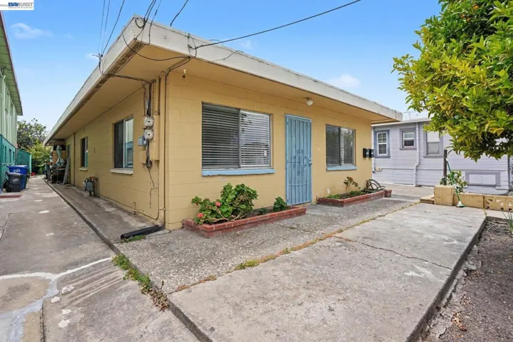 1110 Buena Vista, Alameda, California 94501
