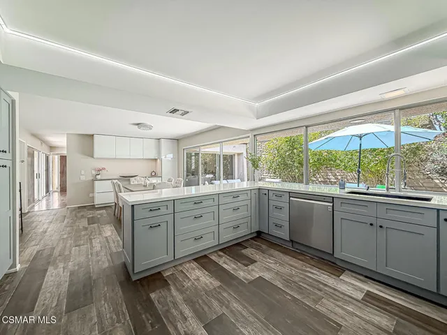 dKitchen and Dining6