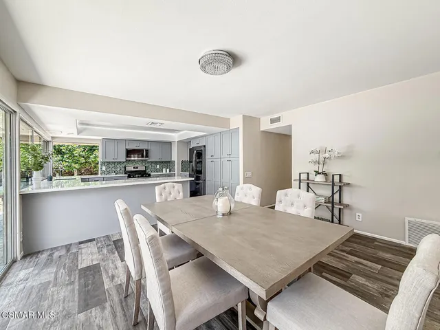 dKitchen and Dining3