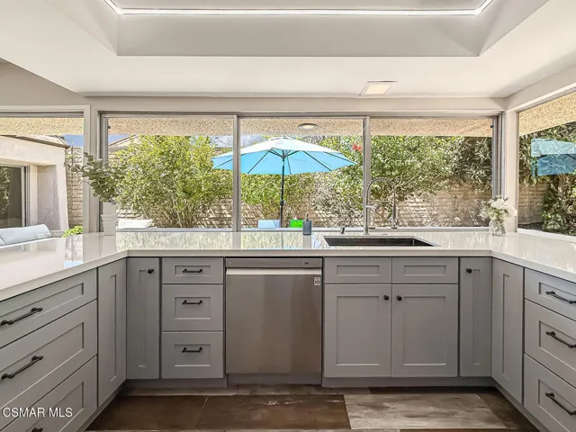 dKitchen and Dining7