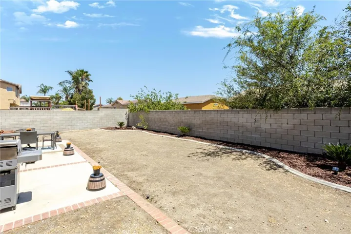 15559 Skylark Avenue, Fontana, California 92336