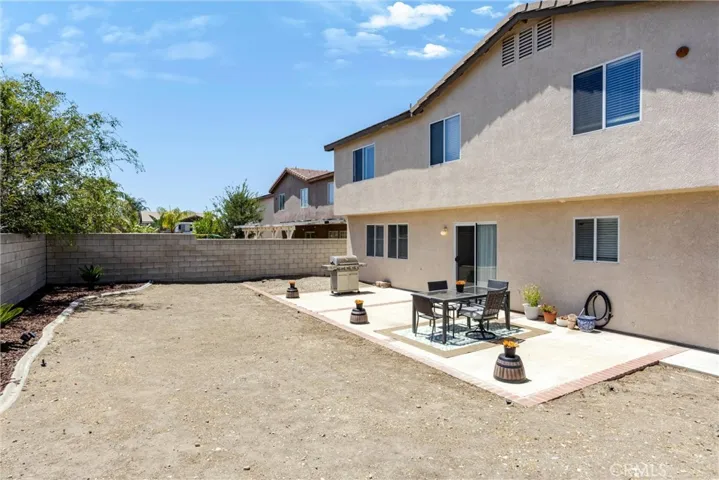15559 Skylark Avenue, Fontana, California 92336