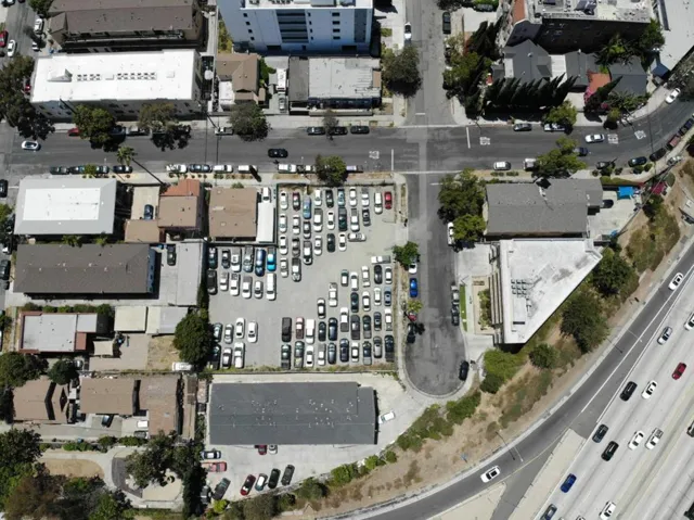 5530 La Mirada Avenue, Los Angeles, California 90038