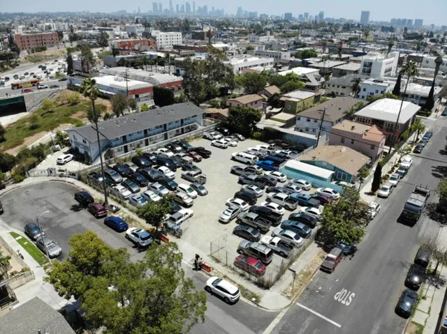 5530 La Mirada Avenue, Los Angeles, California 90038