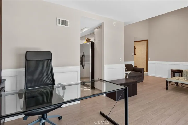 Dining Room to kitchen