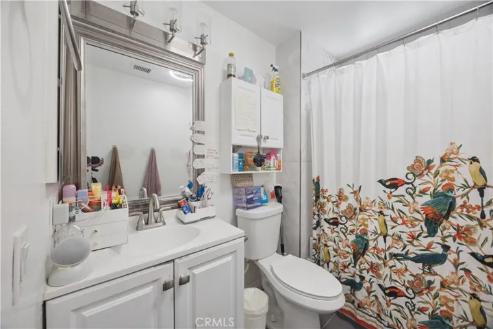 9864 California Avenue 18, South Gate, California 90280