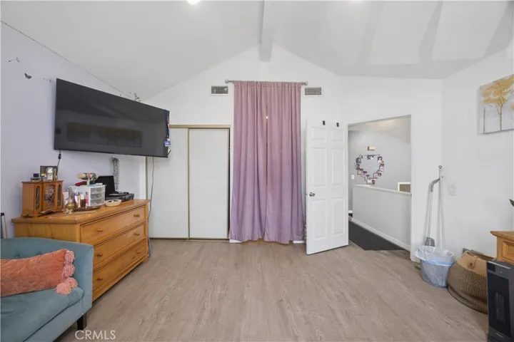 9864 California Avenue 18, South Gate, California 90280