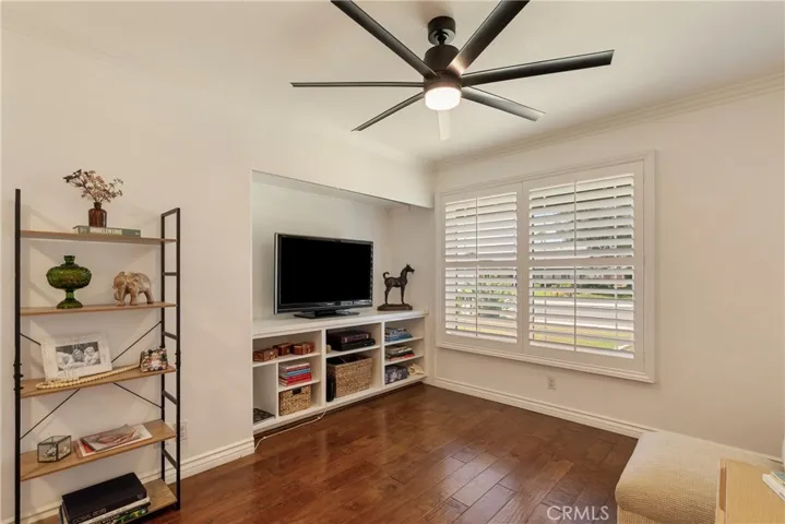 Bedroom 2/Den