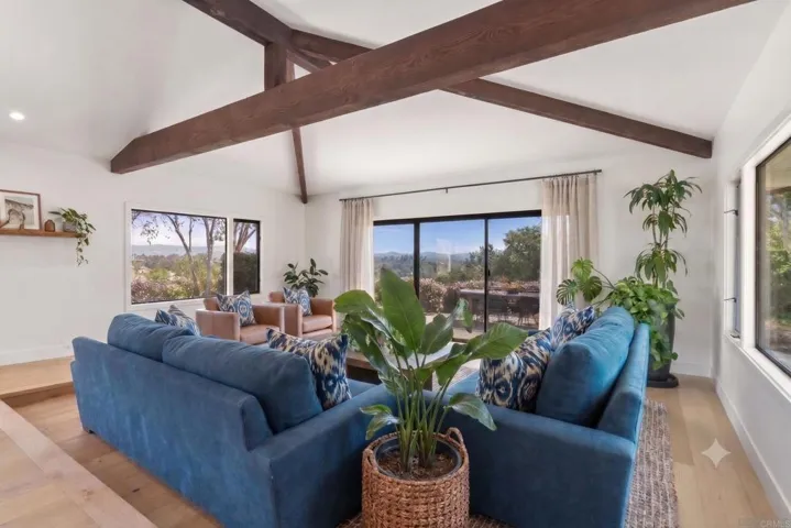 1097 Camino Alisos, Fallbrook, California 92028