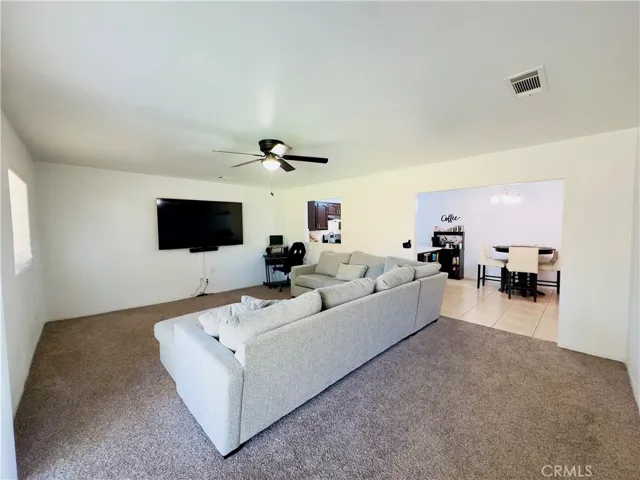 1009 S Elverta Street, Visalia, California 93292