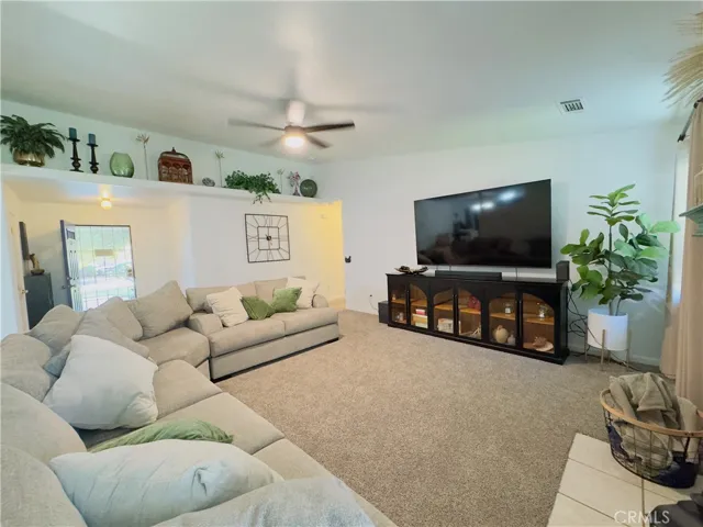1009 S Elverta Street, Visalia, California 93292