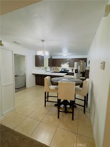 1009 S Elverta Street, Visalia, California 93292
