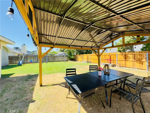 1009 S Elverta Street, Visalia, California 93292