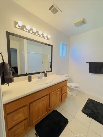 1009 S Elverta Street, Visalia, California 93292