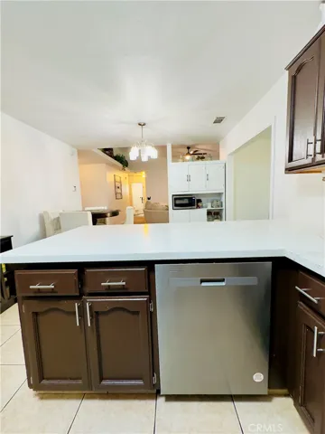 1009 S Elverta Street, Visalia, California 93292