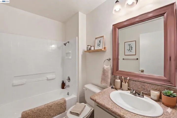 37482 Parish Cir 19f, Fremont, California 94536