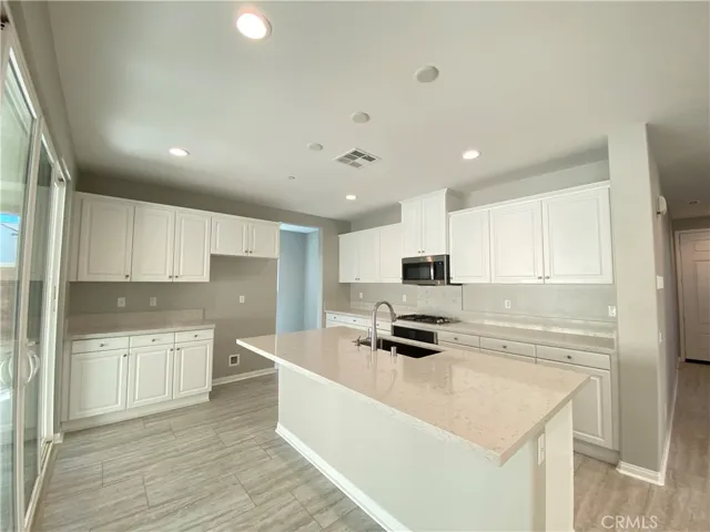 8790 Bay Laurel, Chino, California 91708