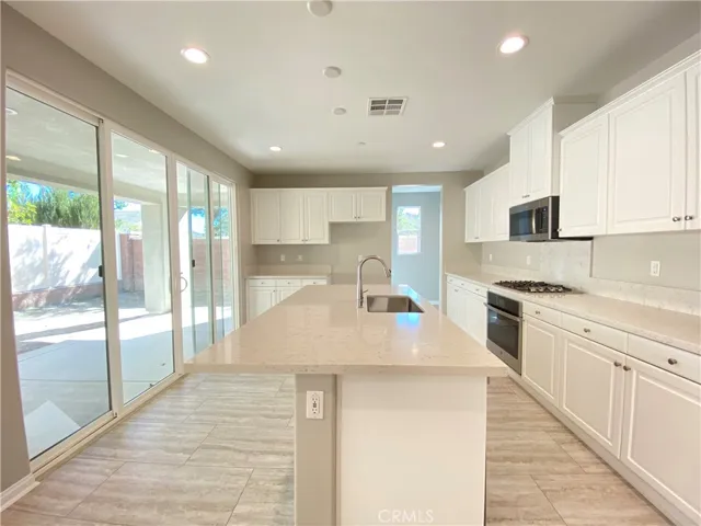 8790 Bay Laurel, Chino, California 91708