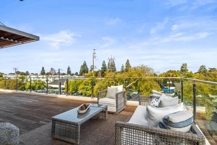 4115 El Camino Real, Palo Alto, California 94306