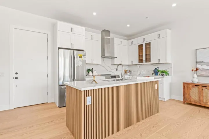 4115 El Camino Real, Palo Alto, California 94306
