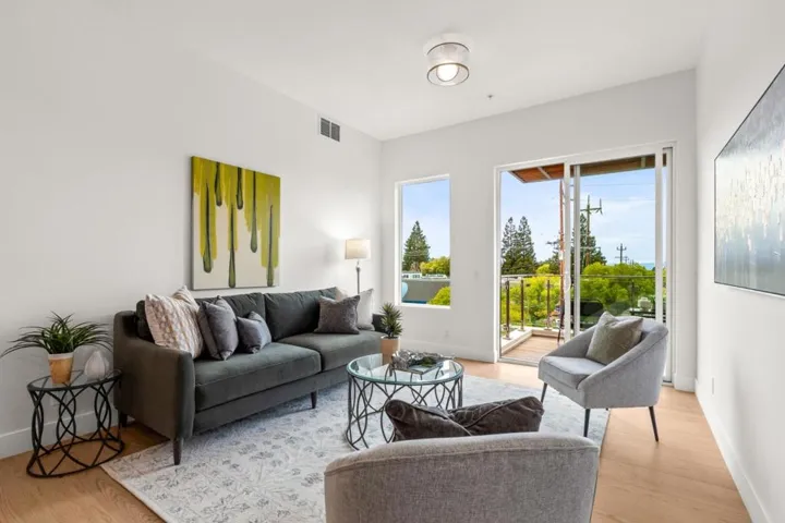 4115 El Camino Real, Palo Alto, California 94306